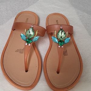 Nine west flip flops
